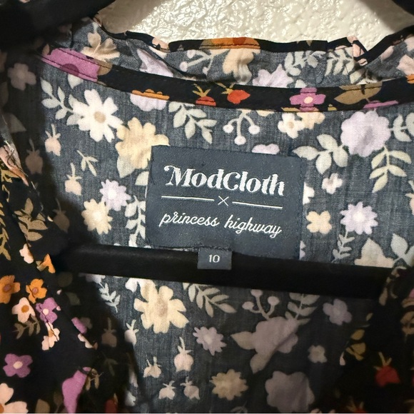 ModCloth x Princess Highway‎ Floral Black Dress Sz 10 - Picture 2 of 9